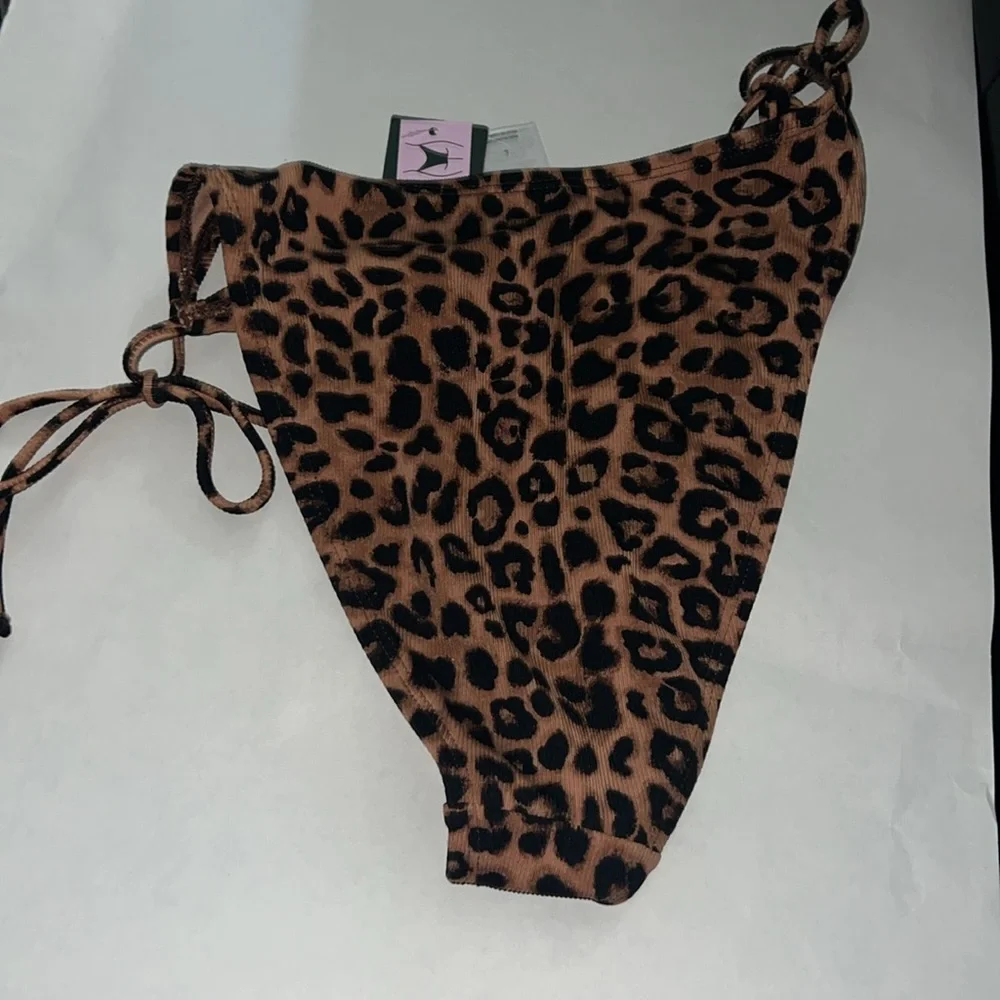 Women's Ribbed Textured Ultra High Leg Super Cheeky Side-Tie Bikini Bottom -NWT.